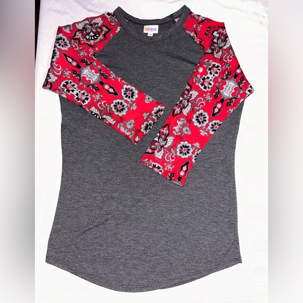 LuLaRoe 3/4 sleeve knit Randy tee- XS